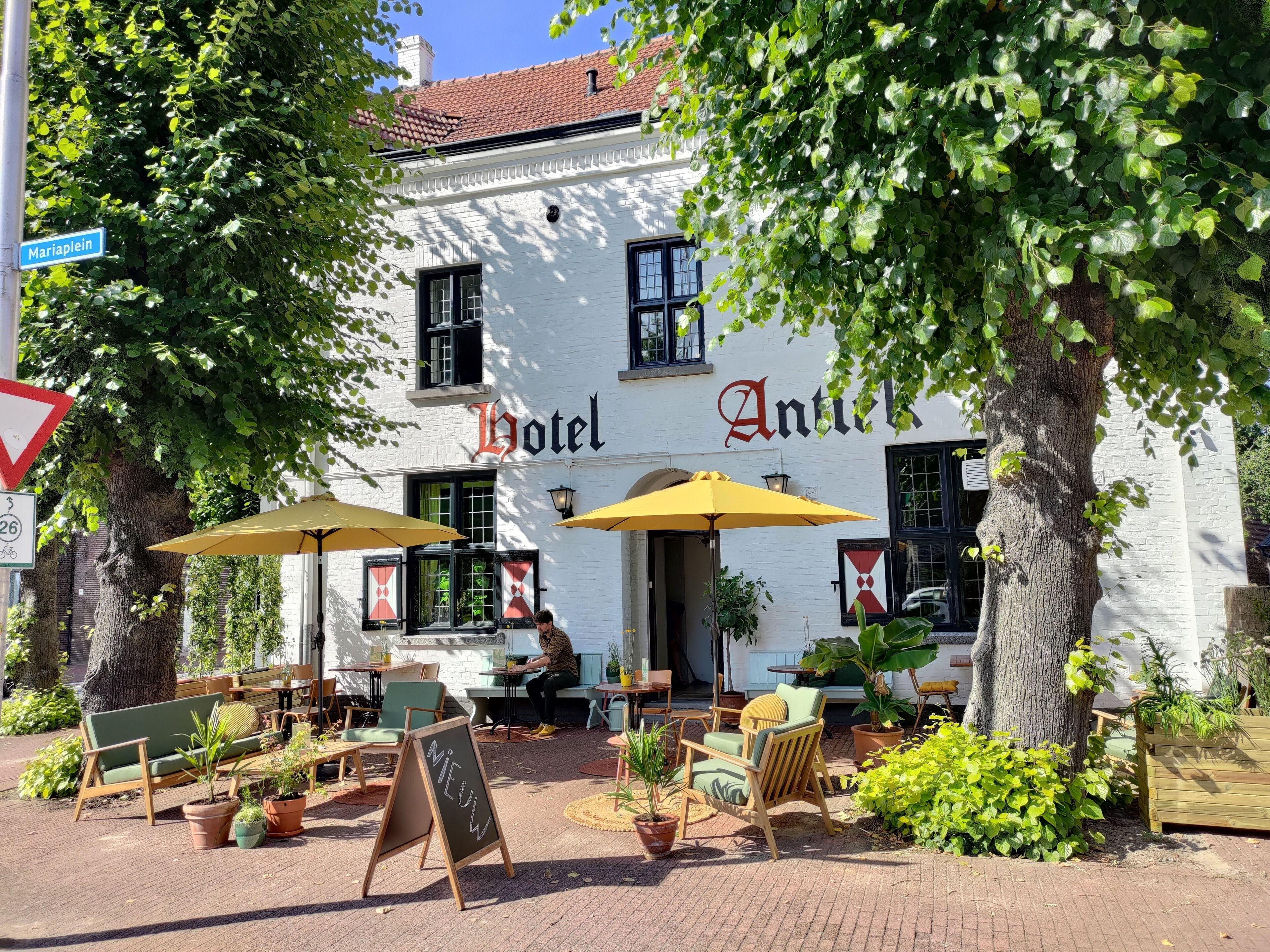 4 Centraal Gelegen Hotels dicht bij 't Ligteveld, Neer
